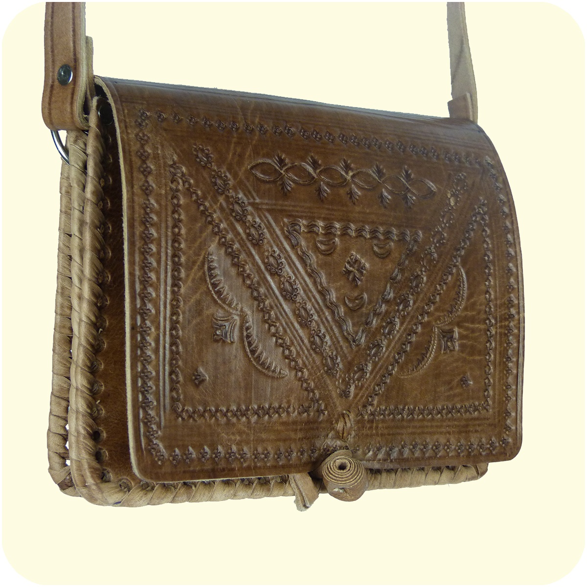 Leder Handtasche Casablanca 15x18cm  Umhängetasche mit dekorativer Lederprägung  marokkanisch